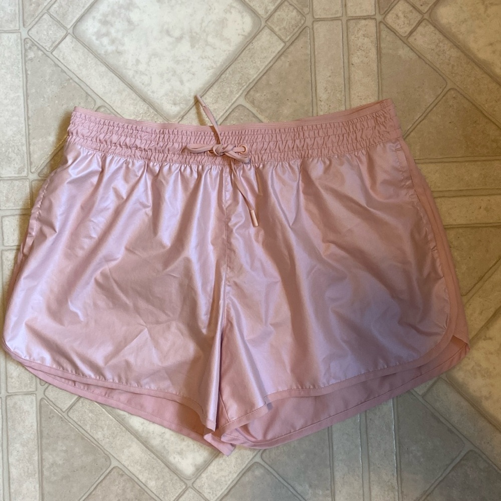 Women’s Avia lined Pink satiny Shorts Size large(12-14)